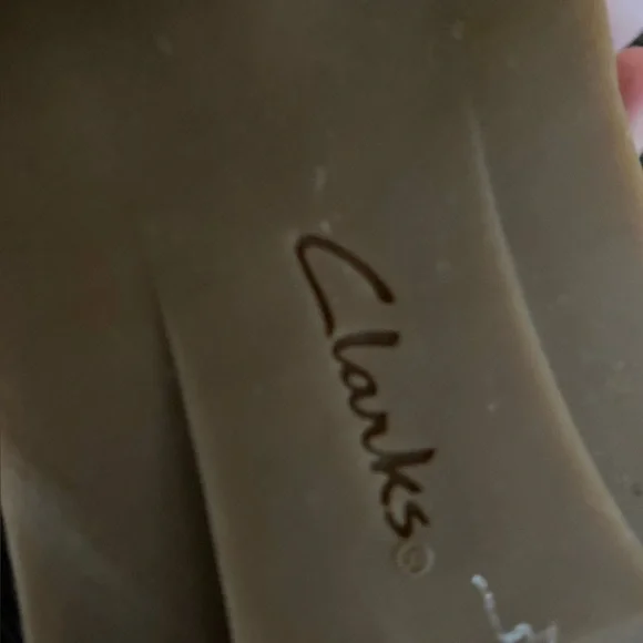 Womens Clarks booties size 8 - Picture 2 of 6